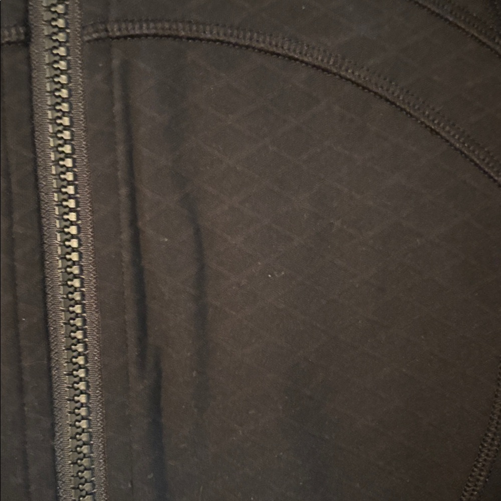 Lululemon Define Full Length Jacket - Black with Diamond Pattern - Size 12 - Picture 2 of 4